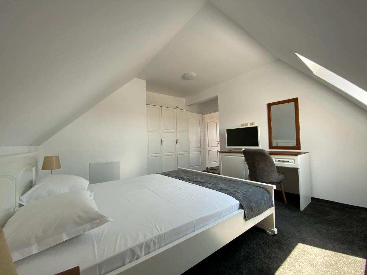 Villa Aqua Family Hotel 布尔加斯 外观 照片